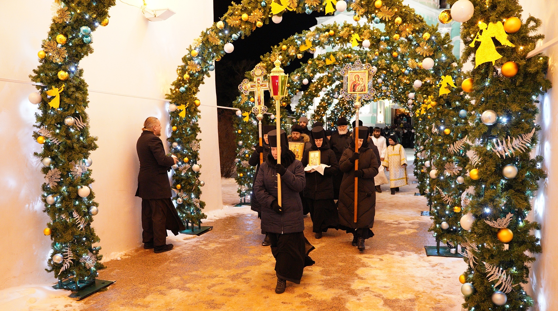 В Дивеево на старый Новый год прошел крестный ход по святой Канавке